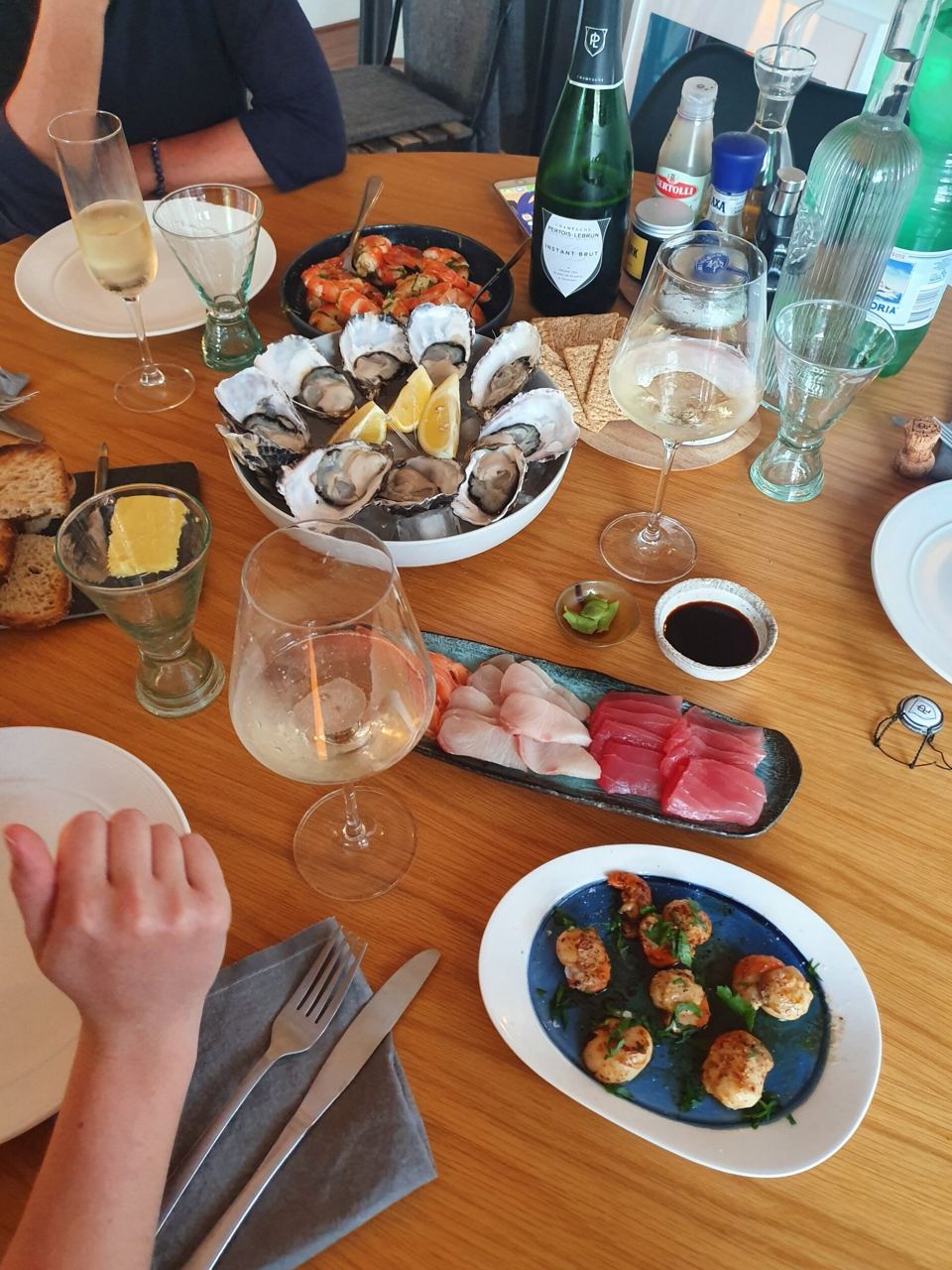 Oysters and wine on the table