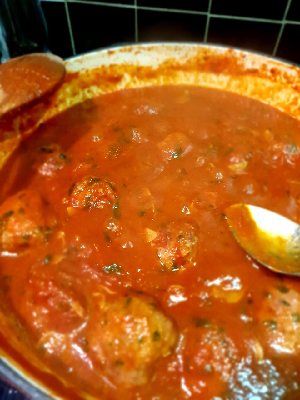 Meatballs in tomato sauce